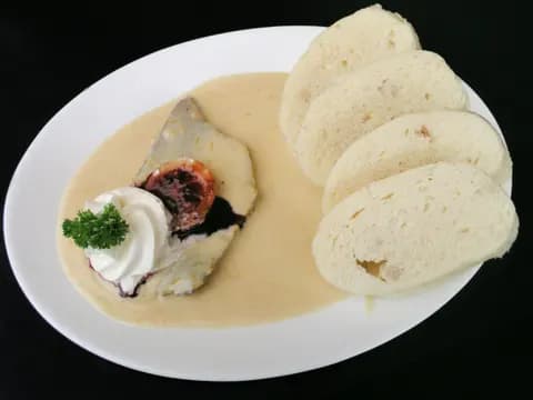 Svíčková na smetaně s knedlíkem